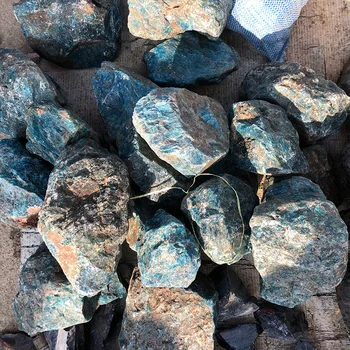 Didmeninė Natūralių Kristalų Gydomųjų Akmenų Mėlyna Apatite Grubus Akmuo 100g-500g 1pc